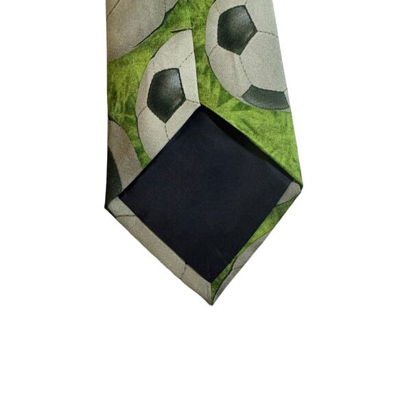 Eagle Neckwear Soccer Balls Grass Sports Novelty Necktie 100% Silk - Picture 5 of 6